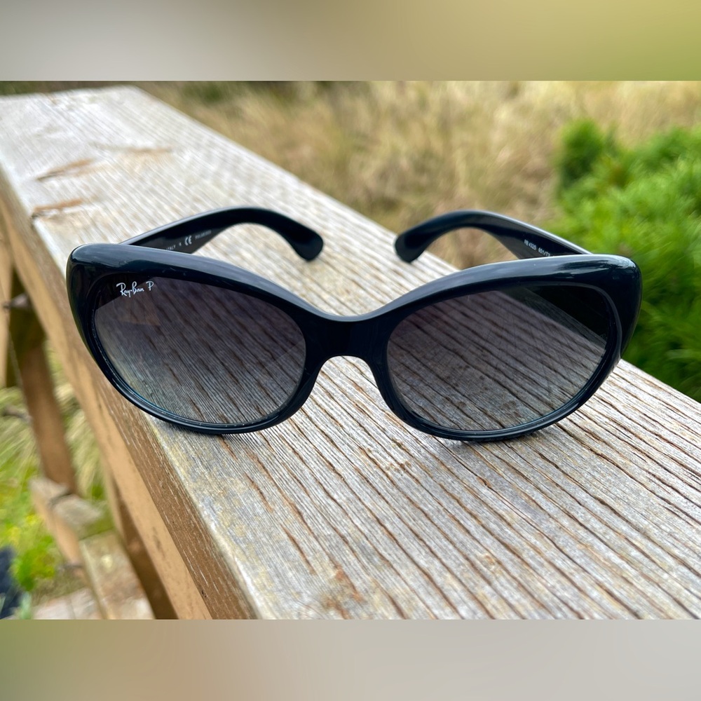Ray-Ban Polarized Jackie Ohh Sunglasses Black with Grey Gradient Lenses